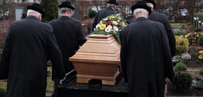Bedemanden skal gøre afskeden nemmere